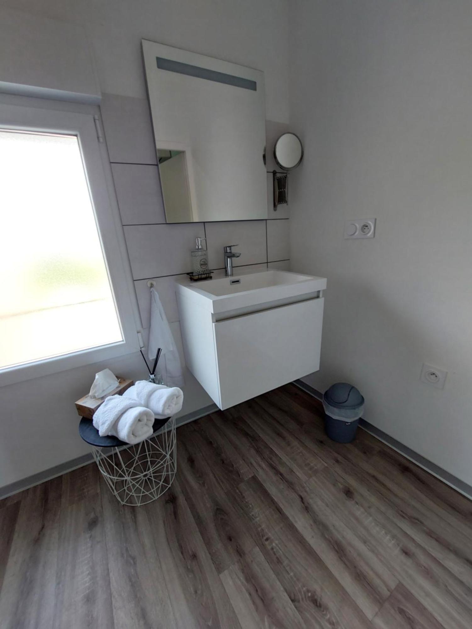 Les Loges De Vero Duplex , Appartement Neuf Classe 3 Etoiles - Garage Velo Et Moto - Parking Prive - 1 Chambre Et Un Canape Convertible - Gere Par Prestazen'Services Thierville-sur-Meuse Ngoại thất bức ảnh